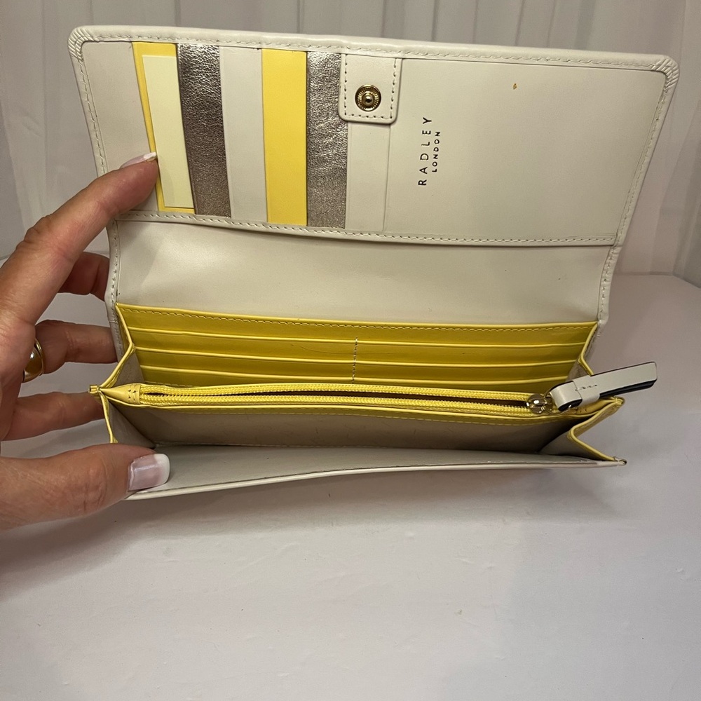 Radley London Cream Wallet with Red Scooter Motif - Picture 4 of 5